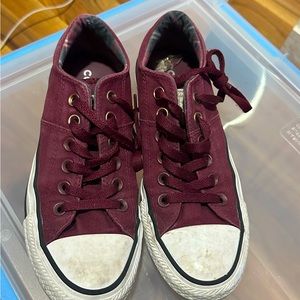 Burgundy all star converse